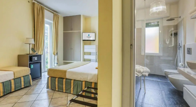 Трёхместный номер Standard с видом на горы Hotel Albatros Varigotti