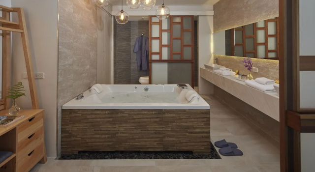 Номер Deluxe с балконом Whale Hua Hin - SHA Plus