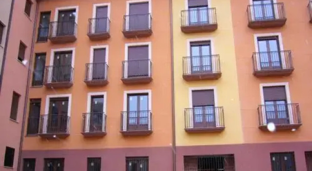 Apartamentos Puerta Muralla, Book Apartment Hotels in Aragon with Parking, Parking