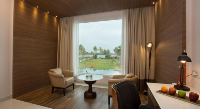 Номер Superior Blue Serene Backwater Resort