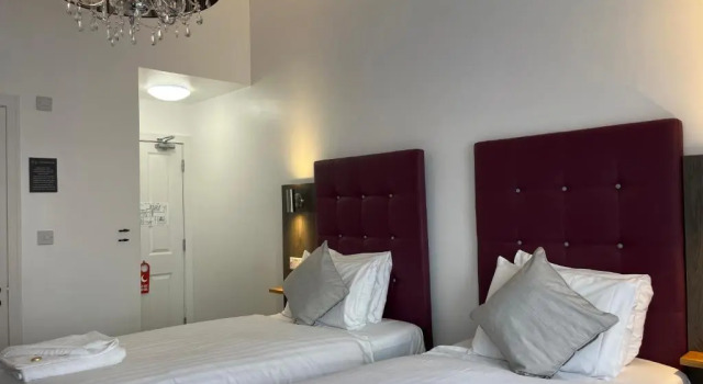 Номер Deluxe Kings Hotel