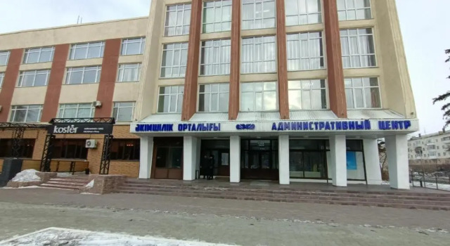 1 komn. Apartamenty na Nazarbaeva 72, Забронировать Апартаменты/квартира Отели Акмолинской области с парковкой, Парковка