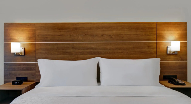Номер Standard Holiday Inn Express Kingston West by IHG