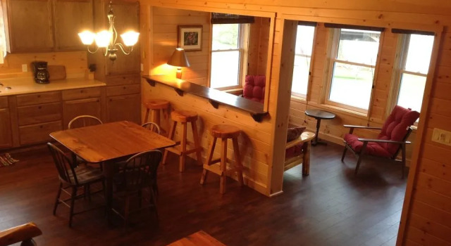 Fernleigh Lodge, Varaa Hotelli Mountain Grove Kanada