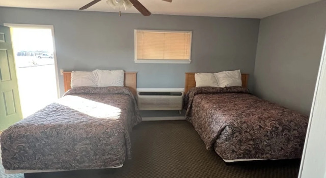 Четырёхместный номер Standard Western Motel