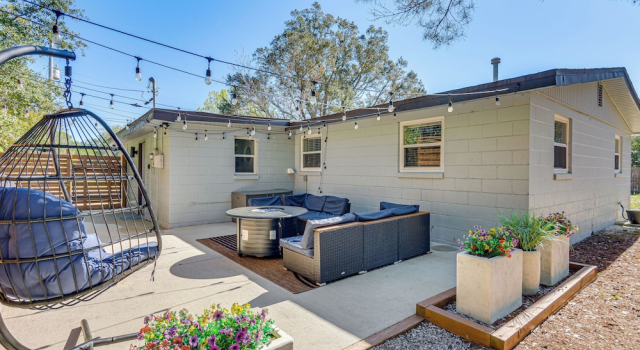 Renovated Oasis w/ Yard: Pets Welcome!, Buchen Sie Ferienhaus Oriole Beach Florida