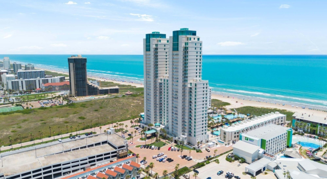 Апартаменты Stunning 17th Floor Spacex Direct Views Luxe 3 Bedroom Apts