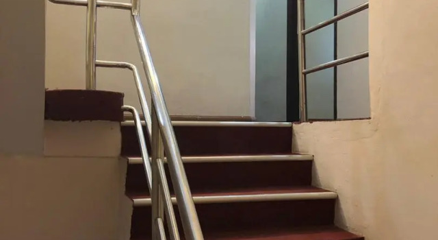 Hotel Perdana, Rezerwuj Hotel Hotele w Sarawak z parkingiem, Parking