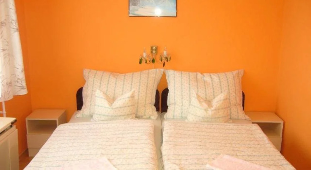 Orszag Apartmanhaz, Book Hotel Hoteller i Western Transdanubia med parkering, Parkering