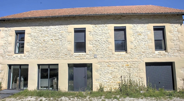 Inviting holiday home in Gourdon with terrace, Rezerwuj Hotel Gourdon Lot