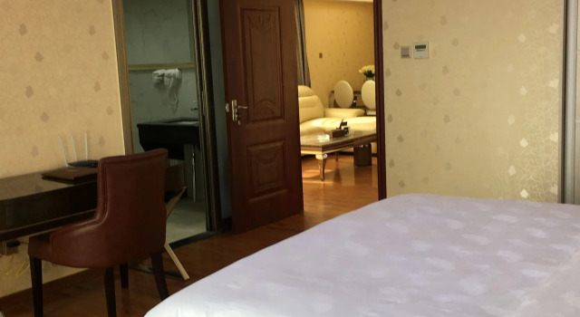 Nomo Service Apartment The Legend