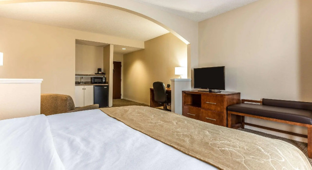 Двухместный люкс Deluxe Comfort Suites Myrtle Beach Central