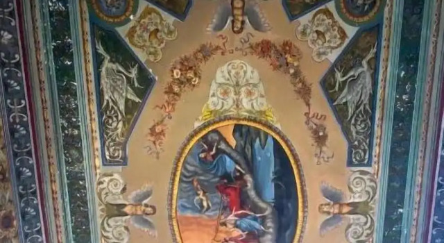 Люкс Aeginitikon Arhontikon
