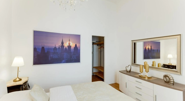 Old Town Royal Apartment With Giant Terrace, Забронировать Апартаменты/квартира Апартаменты Праги, рядом с Mozart Dinner Prague, Апартаменты/квартира