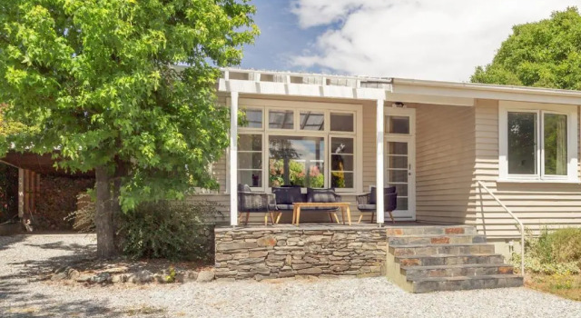 Коттедж с 3 комнатами The Willows Wanaka