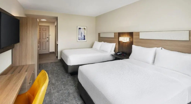 Четырёхместный номер Standard Holiday Inn Express Hotel & Suites Port St. Lucie West by IHG