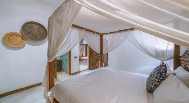 Puri Aman - Unique & Lush 3BR Pool Villa - Next to Gigi Susu & Walk to Beach, Rezervovat Vila Chaty v Bali, Chalupa