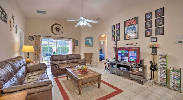 Коттедж с 5 комнатами 10 Mi to Disney + Heated Pool: Florida Abode!
