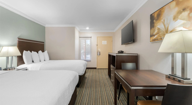 Четырёхместный номер Standard Best Western Courtesy Hotel - Anaheim Resort Amusement Park