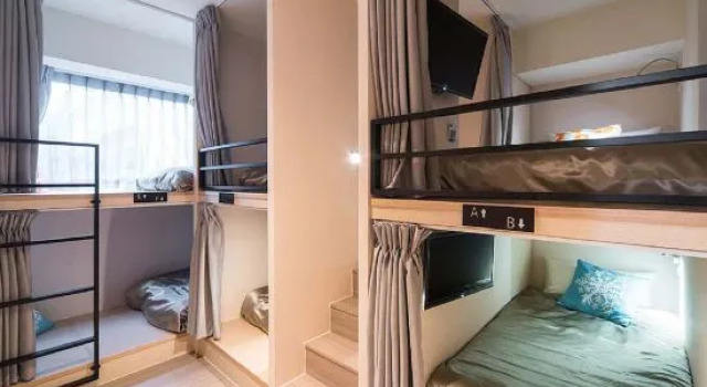 Кровать в общем номере (мужской номер) Huada Hotel