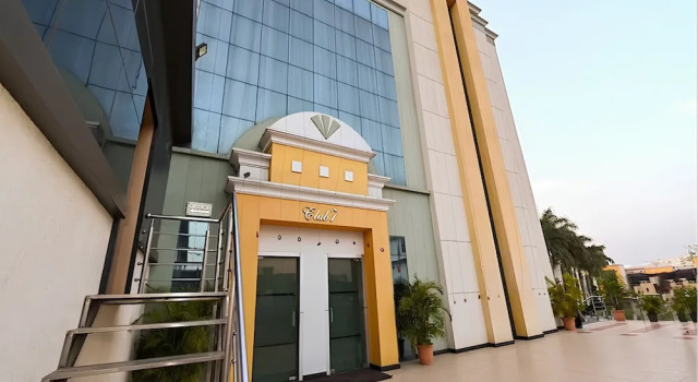 Club 7, Забронировать Отель Отели Барели 3 звезды, 3*