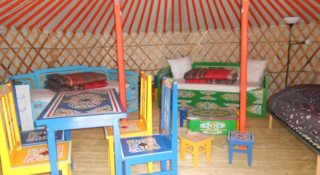 Тент Le Village Insolite yourte et roulotte
