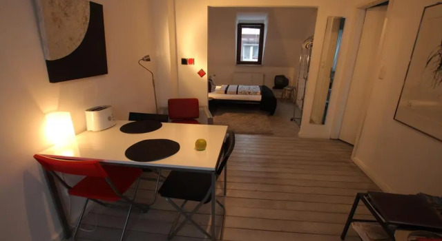 Der Kunstsalon, Varaa Hotelli Walle 