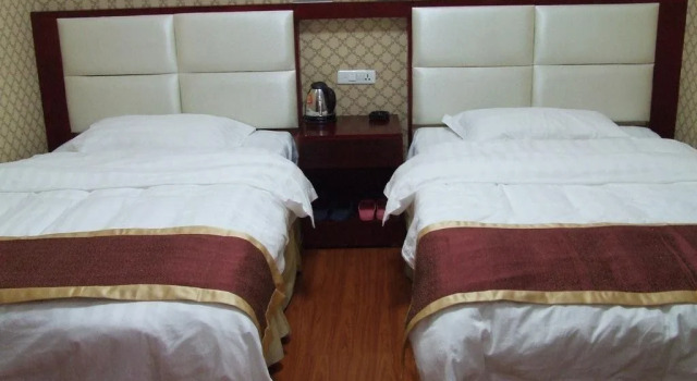 Huafu Business Hotel, Prenota Hotel Hotel a Xiangyang con parcheggio, Parcheggio