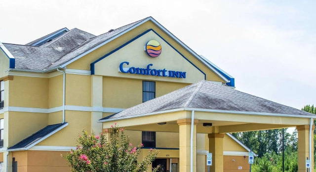 Четырёхместный номер Standard Comfort Inn Dunn near I-95