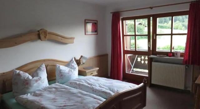 Ferienwohnungen Mooshäusl, Varaa Hotelli Hotellit Baijeri pysäköinnillä, Pysäköinti