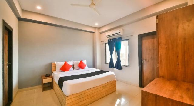 Capital O Amit Palace, Prenota Hotel Bhilwara 