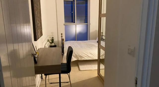 Central, modern and peaceful, lovely Cathedral views, two-bed apartment with 40" smart TV & free onsite parking, Varaa Huoneisto Asunnot kohteessa Merseyside, Huoneisto