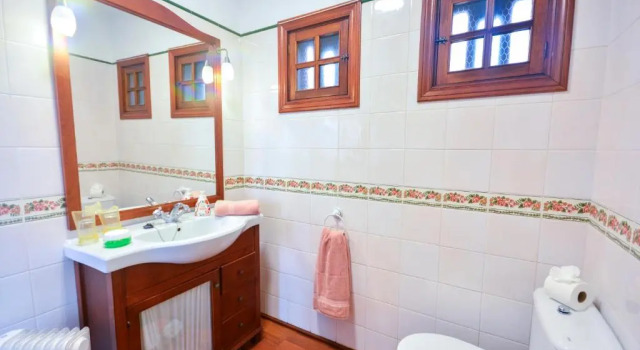 Villa Finca Los Castanos - Panoramic View, Book Villa Hotels in Tenerife with Parking, Parking