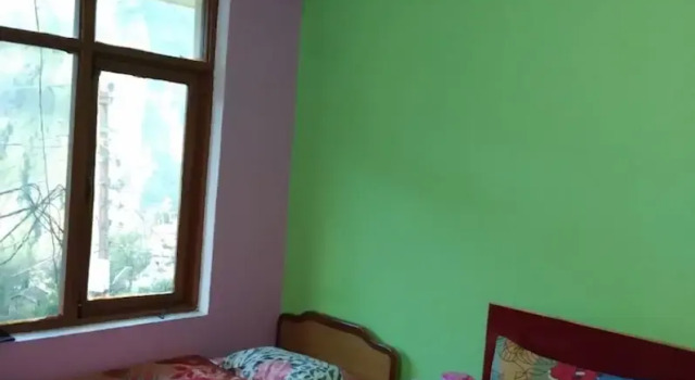 Четырёхместный номер Deluxe Hotel Himshikhar Joshimath