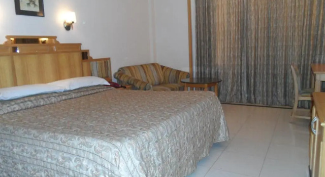 Двухместный номер Executive Hotel Kalyan Residency