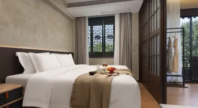 Люкс Swan Lake hotel (Taierzhuang Ancient City Scenic Area Branch)