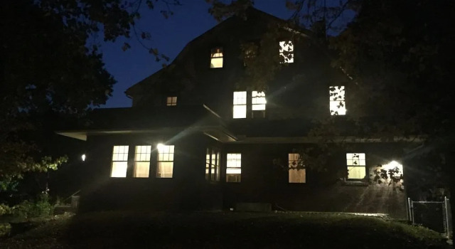 JARVIS Edgewater Park & Beach 5BD Villa, Book Villa Sommerhuse i Cleveland Heights, Hytte