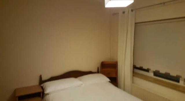 3 Bedroom House Mitchelstown, Prenota Hotel  