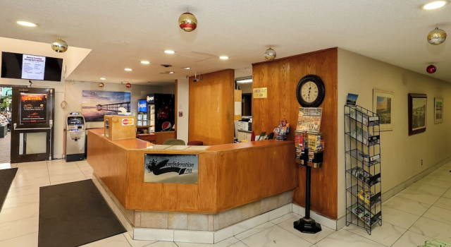 Confederation Inn, Rezervovat Hotel 3hvězdičkové hotely v Saskatoon, 3*