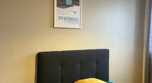 Le Voltaire -2 chambres- 70m2- HYPERCENTRE-Parking-WIFI FIBRE, Rezervovat Apartmán Hotely v Hautes-Pyrénées s parkováním, Parkování
