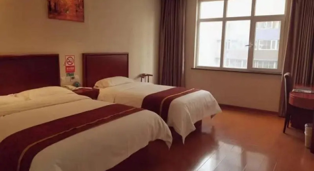 Семейный номер Deluxe GreenTree Inn Beijing International Studies University Dalianpo Metro Station Express Hotel
