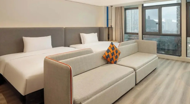 Четырёхместный номер Standard Holiday Inn Express Guiyang Downtown by IHG