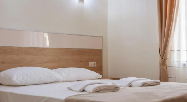 Luxury Desing Apartment, Varaa Huoneisto Hotellit Arges aamiaisella, Aamiainen