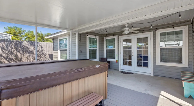 Коттедж с видом на сад Family Friendly! 3bd, 2BA Home! Close to Beach! HOT Tub!