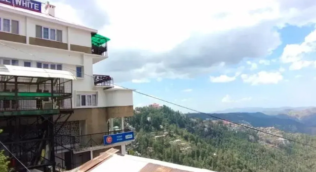 Hotel White