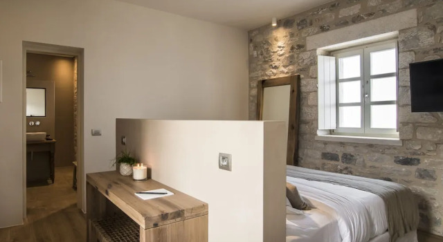 Bassa Maina Villas & Suites, Rezerwuj Hotel Hotele w Lakonia z basenem, Basen