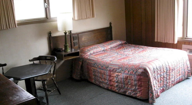Oneida Village Inn, Buchen Sie Hotel Three Lakes Wisconsin