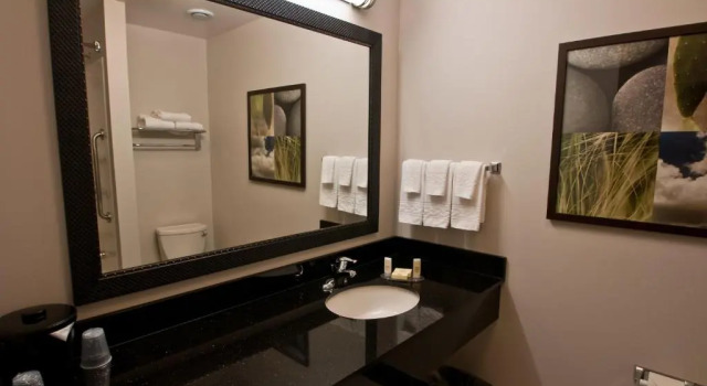 Номер Standard Fairfield Inn & Suites by Marriott Sault Ste. Marie