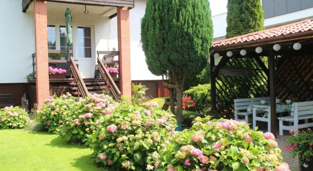 Apartament z widokiem na jezioro Ukiel, Забронировать Апартаменты/квартира Отели Мазурия с парковкой, Парковка
