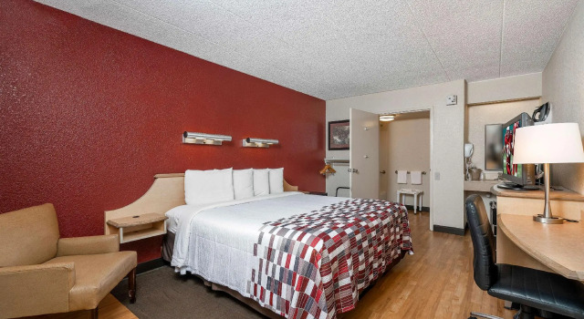 Номер Deluxe Red Roof Inn Detroit-Rochester Hills/ Auburn Hills